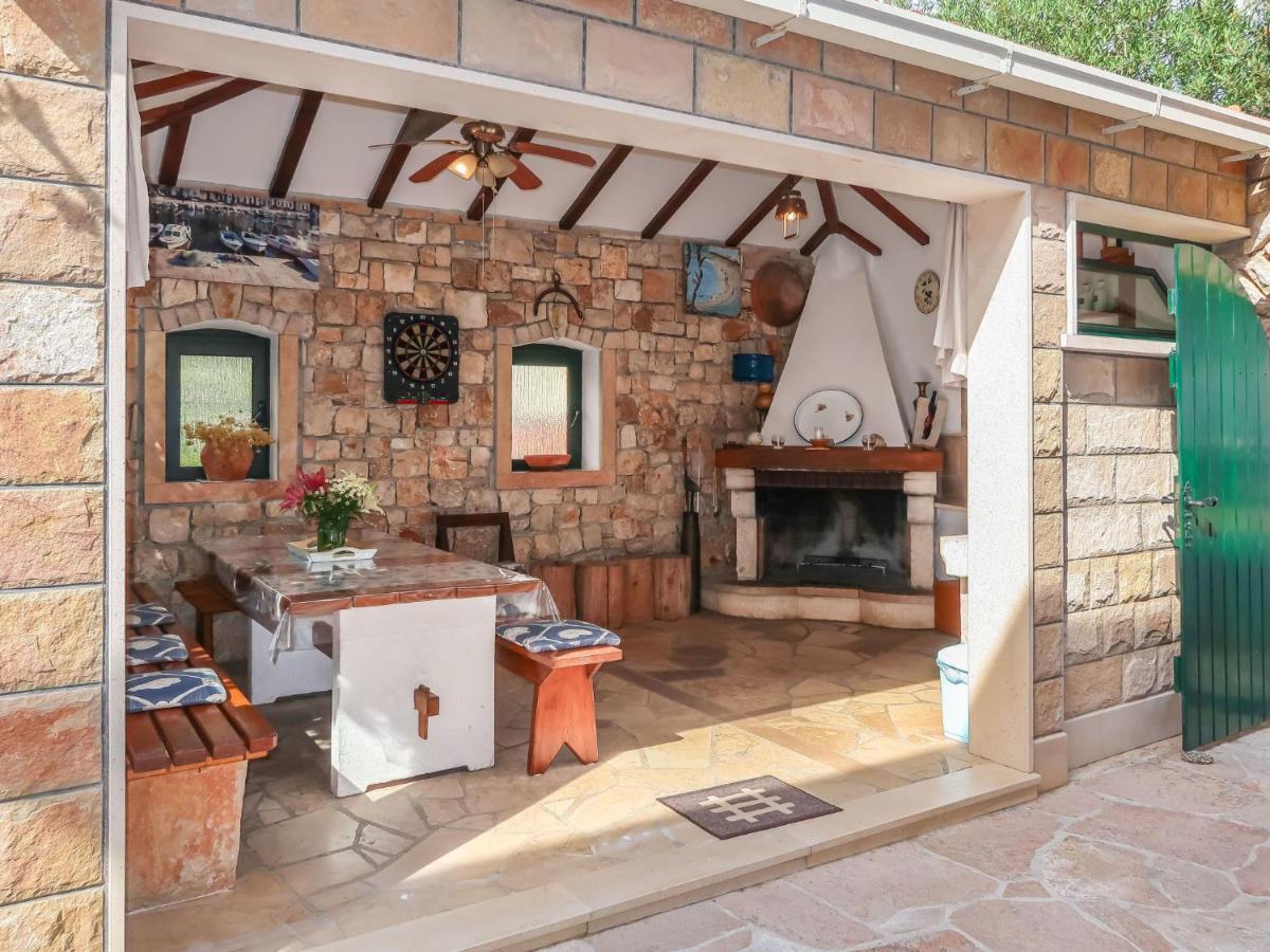 Holiday Home Ana - BRC102 Supetar Dış mekan fotoğraf